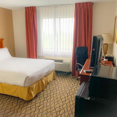 Baymont By Wyndham Chelsea Hotel Bagian luar foto