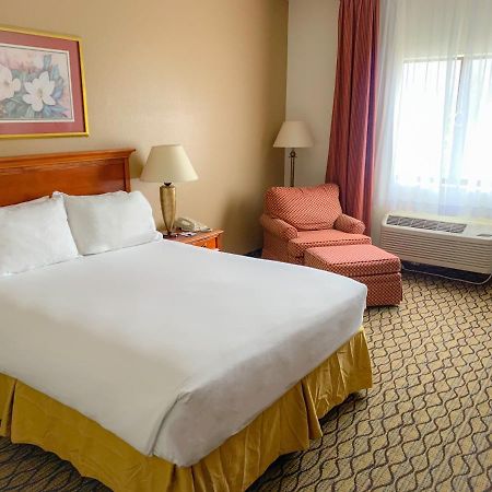 Baymont By Wyndham Chelsea Hotel Bagian luar foto
