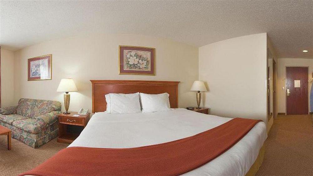 Baymont By Wyndham Chelsea Hotel Bagian luar foto