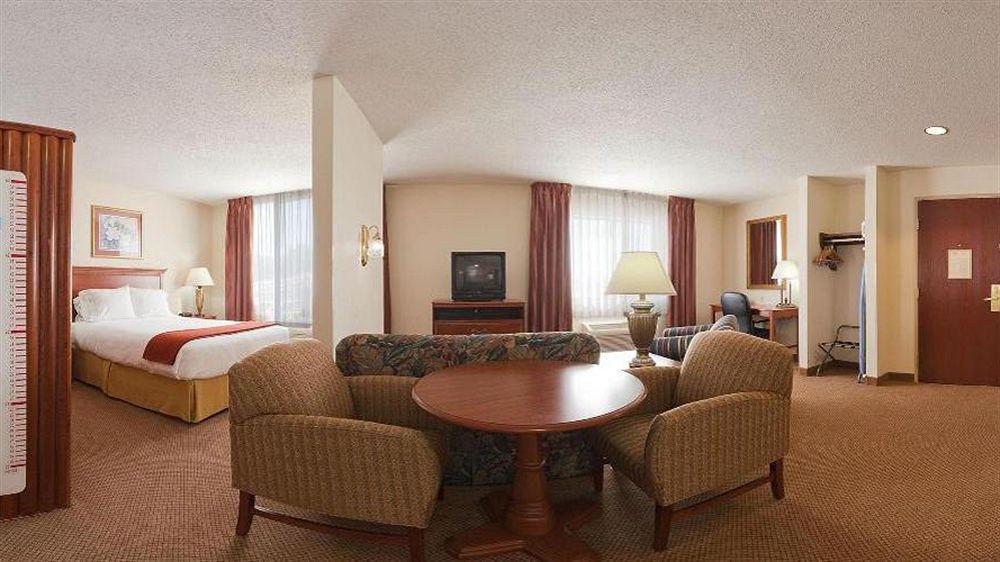 Baymont By Wyndham Chelsea Hotel Bagian luar foto
