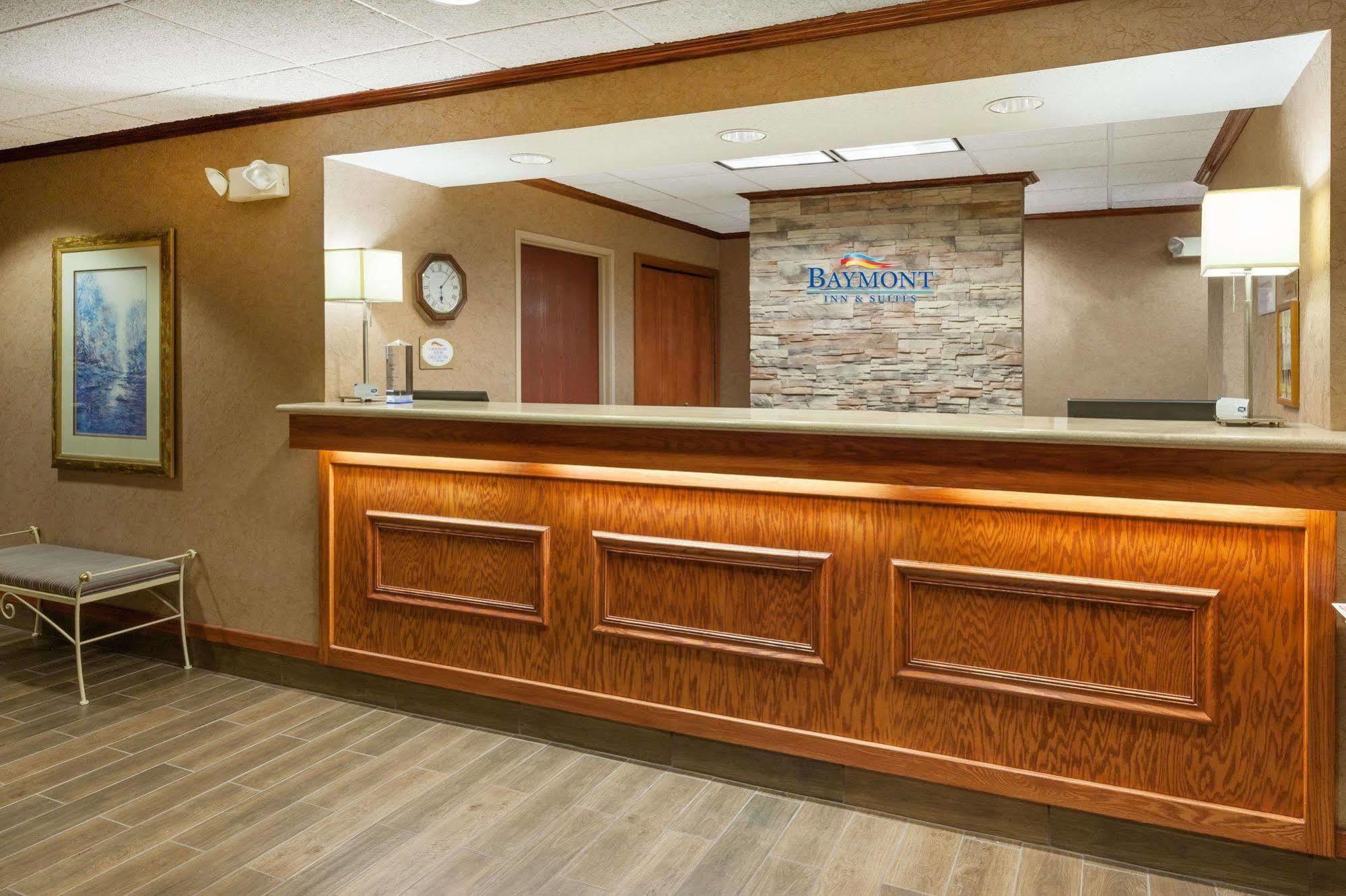 Baymont By Wyndham Chelsea Hotel Bagian luar foto
