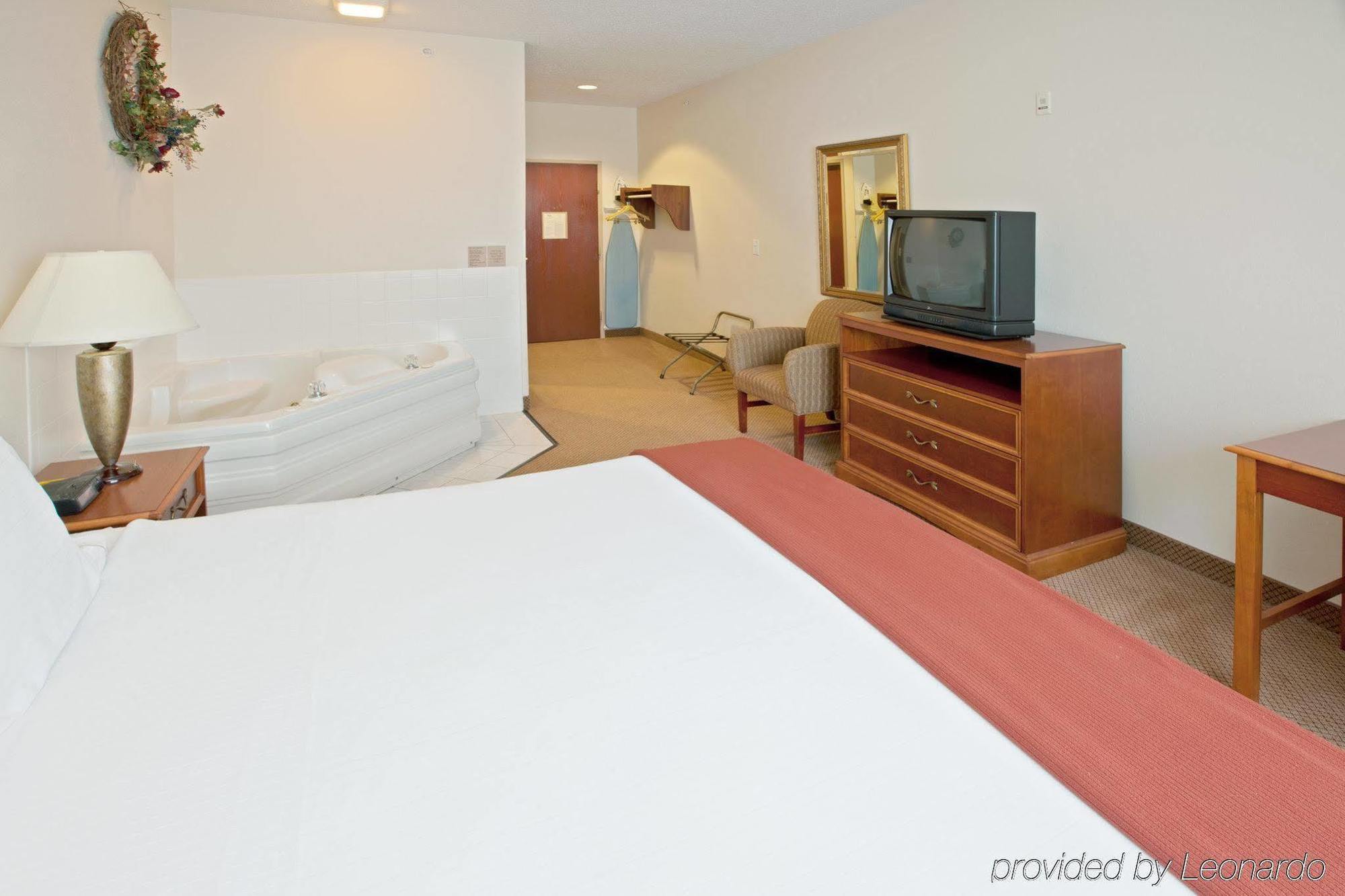 Baymont By Wyndham Chelsea Hotel Bagian luar foto