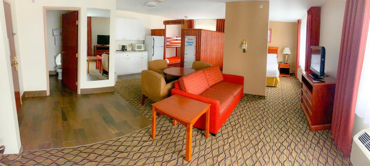 Baymont By Wyndham Chelsea Hotel Bagian luar foto
