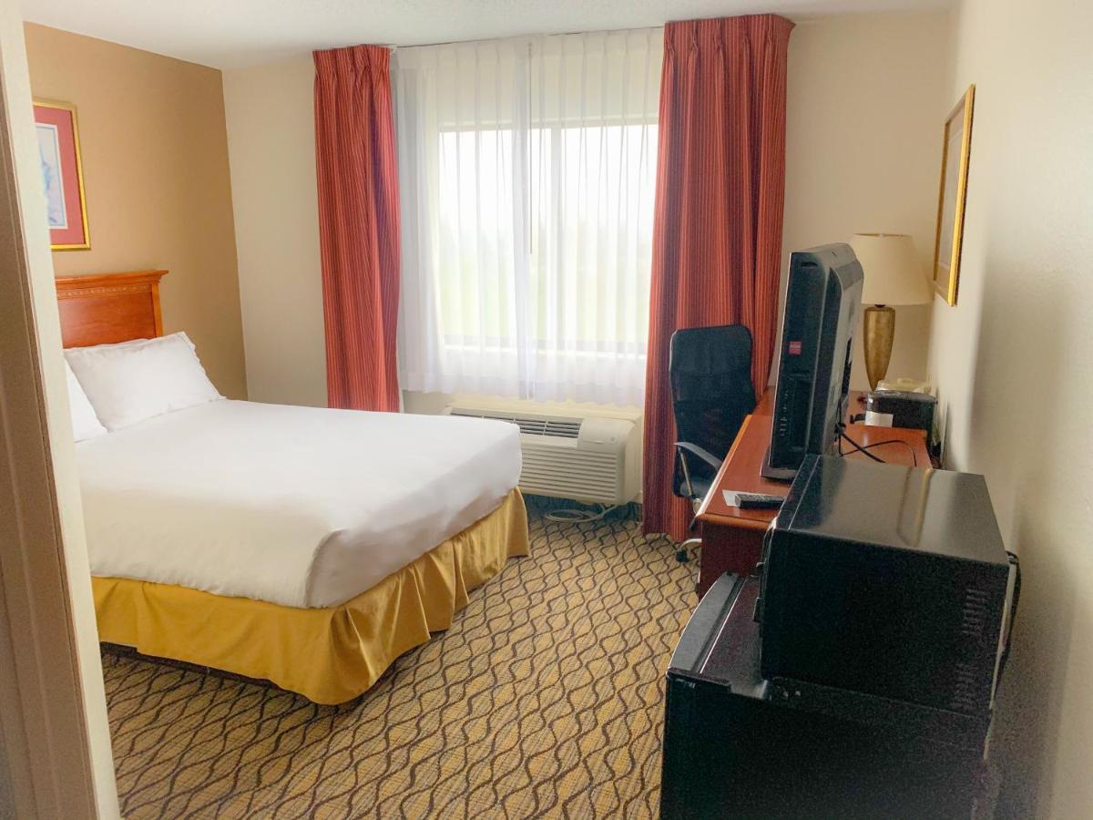 Baymont By Wyndham Chelsea Hotel Bagian luar foto