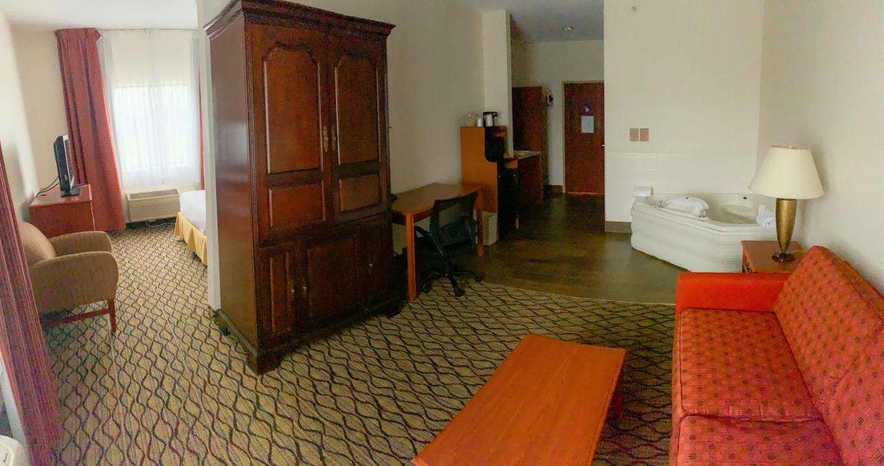 Baymont By Wyndham Chelsea Hotel Bagian luar foto